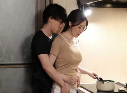 Người vợ mới của cha sung sướng bên con chồng